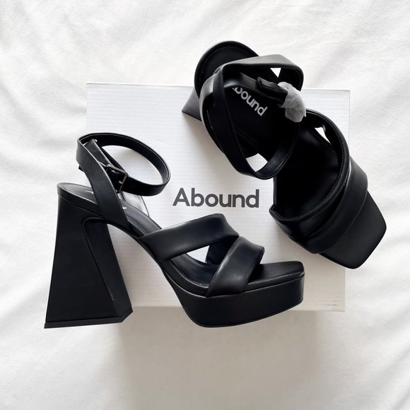Abound Black Strappy Sandal Platform Heels - Picture 1 of 6